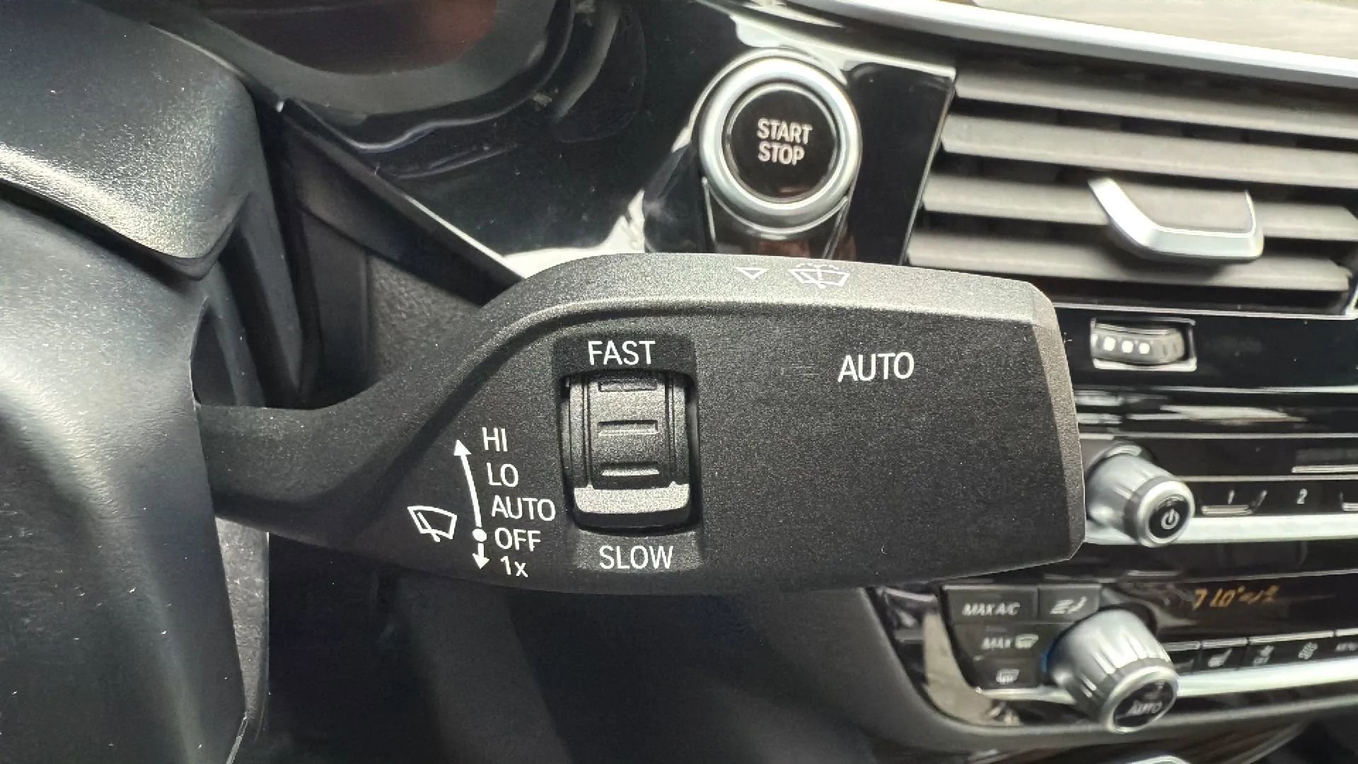 Used 2018 BMW 530e xDrive image 14