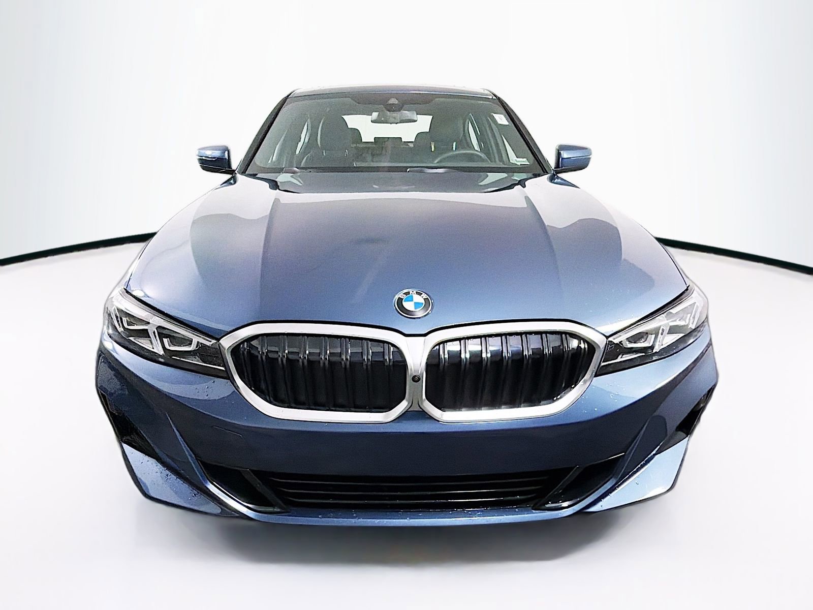 Used 2025 BMW 330i Sedan RWD image 2