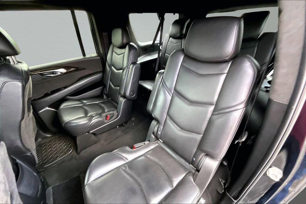 Used 2020 Cadillac Escalade ESV Platinum AWD/4WD image 25