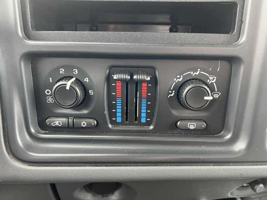Used 2004 Chevrolet Silverado 1500 LS image 19