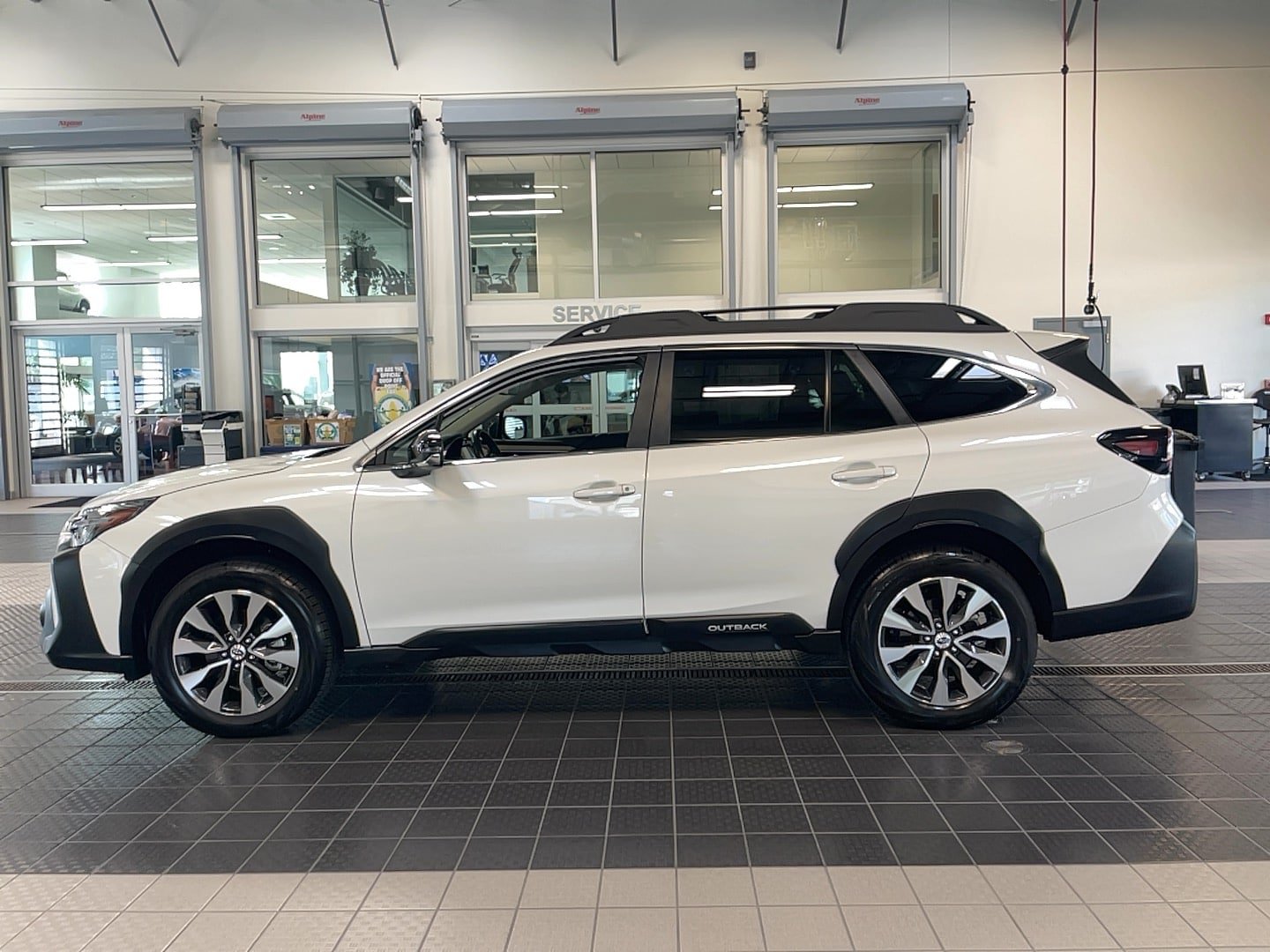 Used 2025 Subaru Outback Limited AWD/4WD image 6