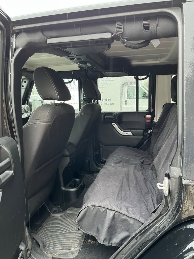 Used 2018 Jeep Wrangler Unlimited Sahara w/ Trailer Tow Group AWD/4WD image 6