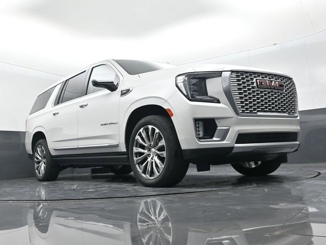 Used 2021 GMC Yukon XL Denali w/ Denali Premium Package image 17