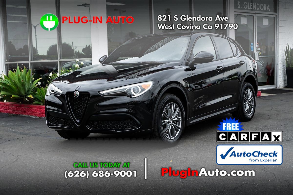 Used 2023 Alfa Romeo Stelvio Sprint image 1