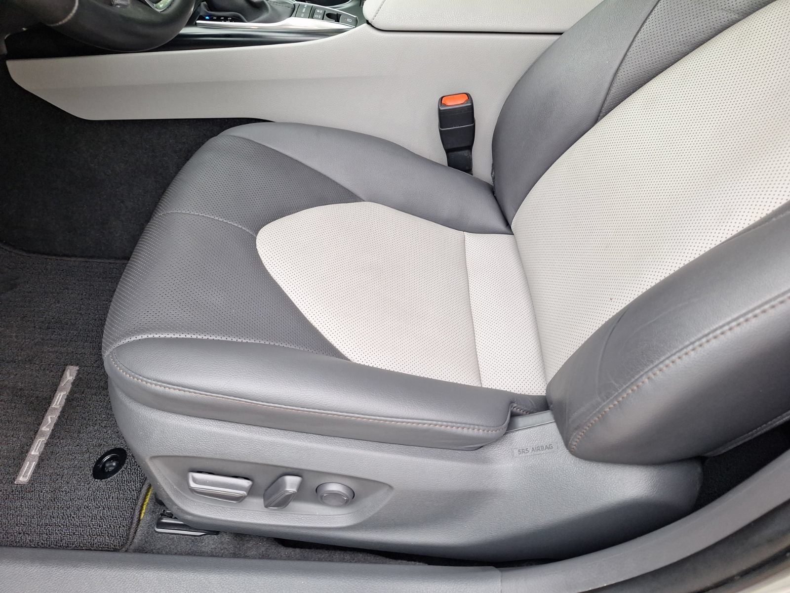 Used 2020 Toyota Camry XLE w/ Driver Assist Package FWD image 16