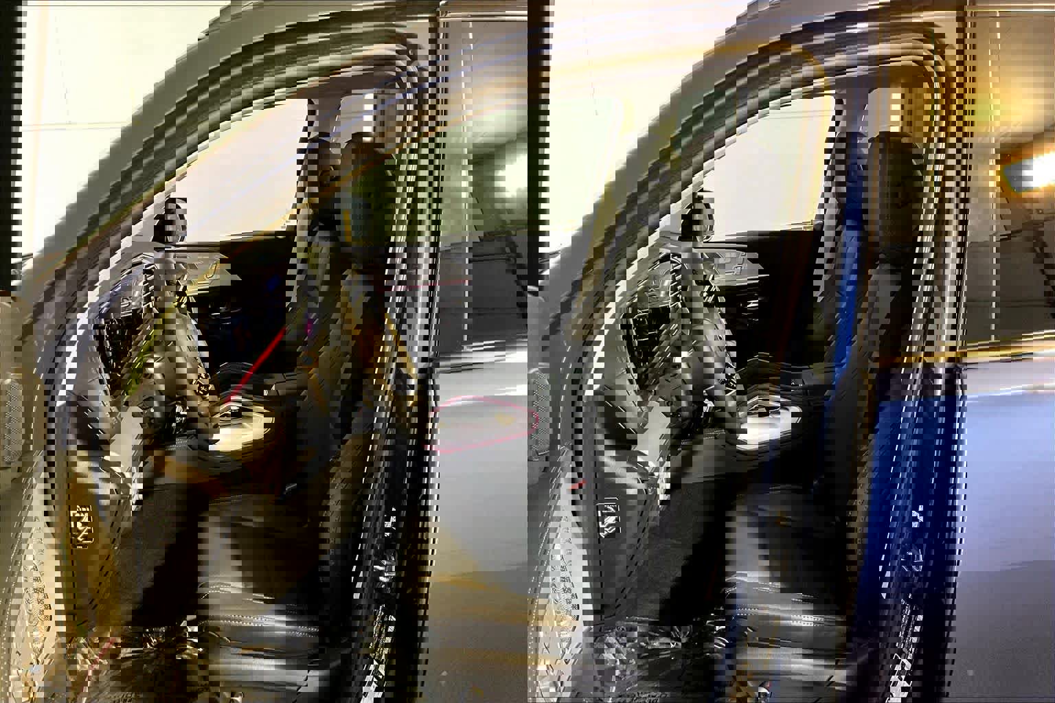 Used 2025 Mercedes-Benz GLE 350 4MATIC image 9