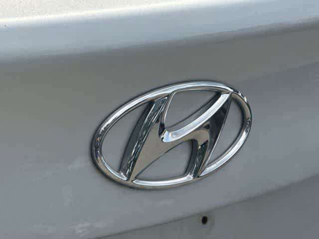 Used 2013 Hyundai Elantra Limited FWD image 22