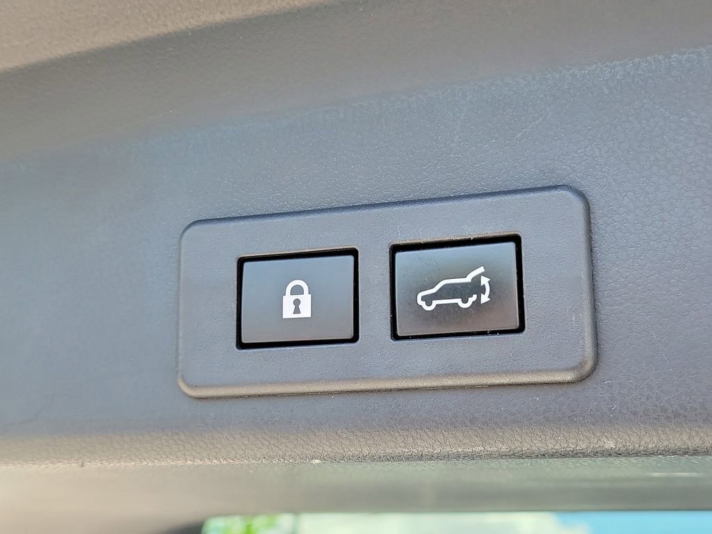 Used 2020 Subaru Ascent Limited w/ Technology Package AWD/4WD image 9