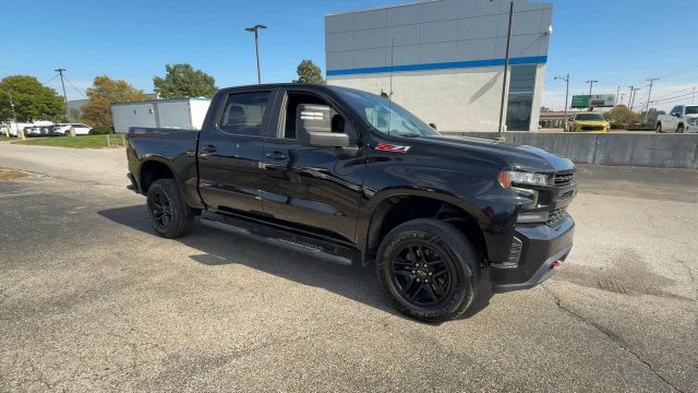 Used 2022 Chevrolet Silverado 1500 LT Trail Boss w/ LPO, Dark Essentials Package AWD/4WD image 2