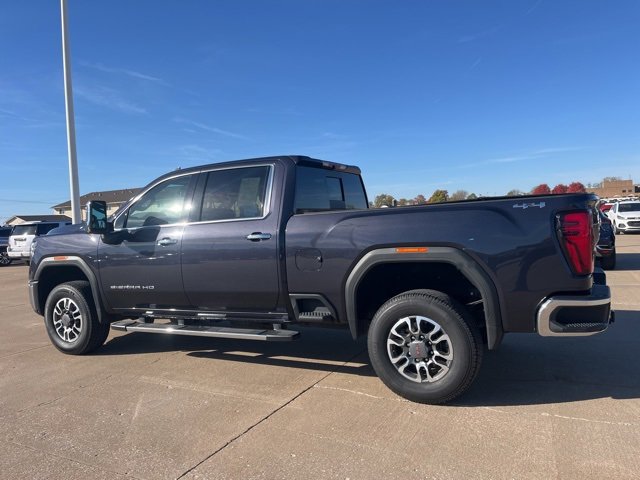 Used 2024 GMC Sierra 2500 SLT w/ SLT Premium Package image 10