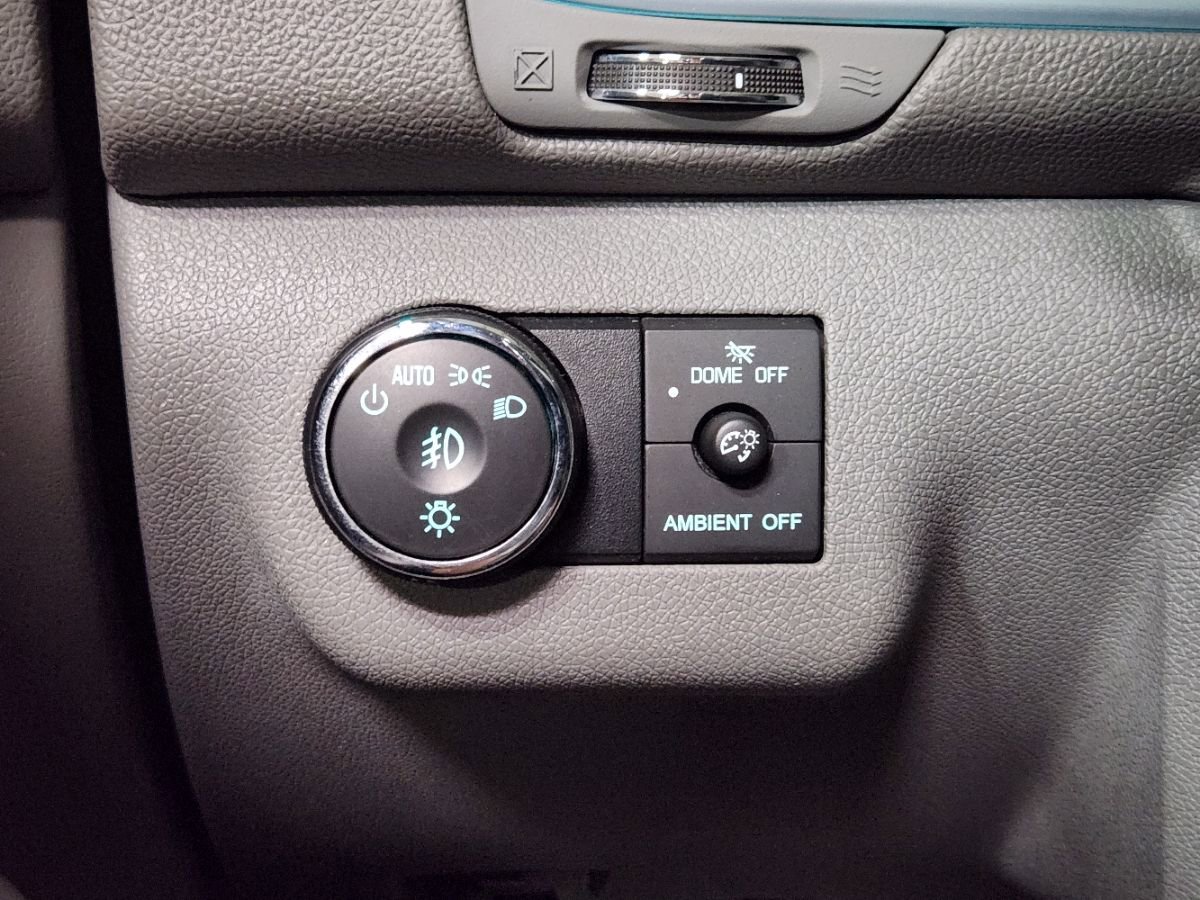 Used 2017 Chevrolet Traverse LT image 40