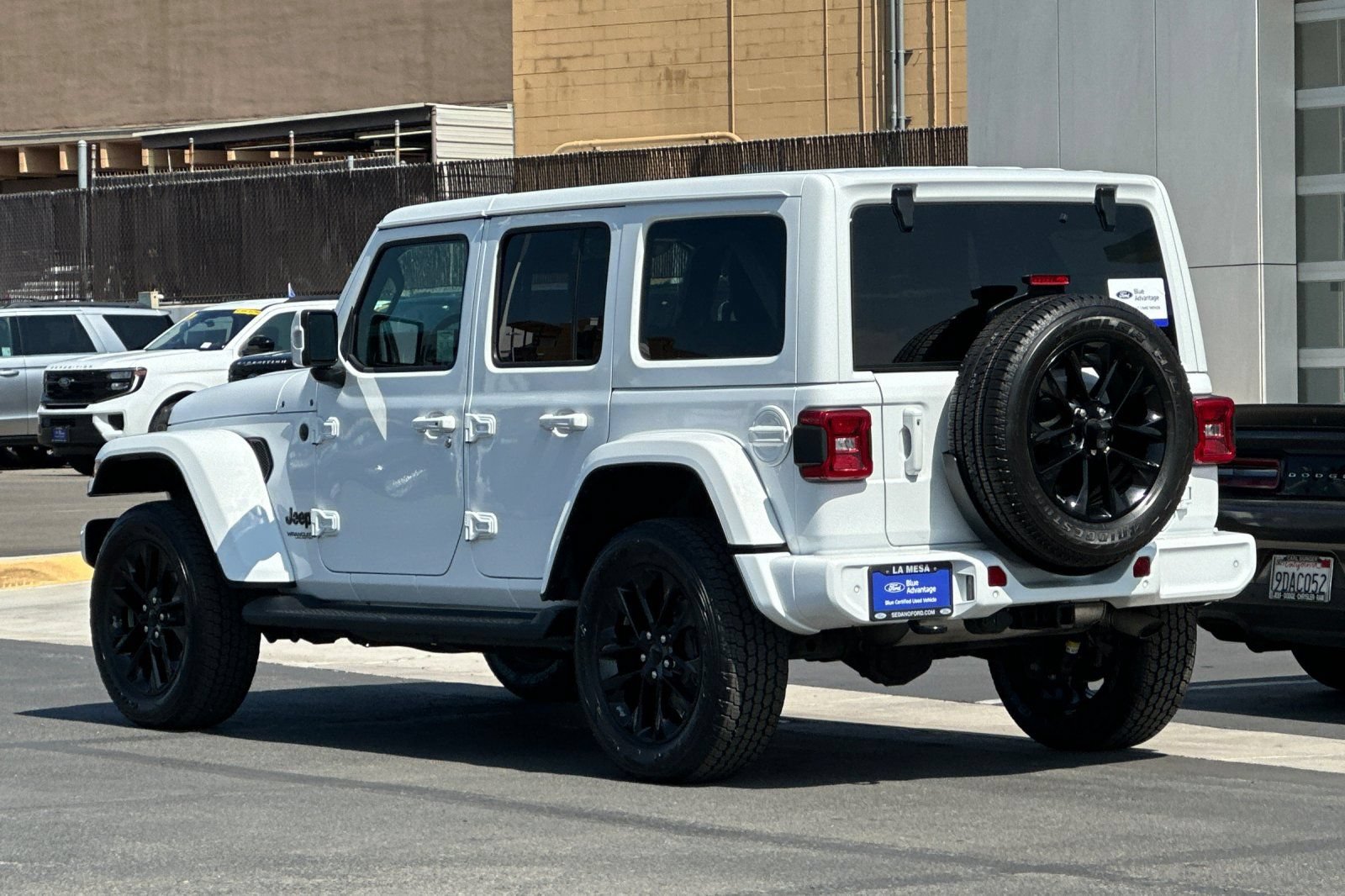 Used 2022 Jeep Wrangler Unlimited Sahara AWD/4WD image 5