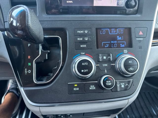 Used 2015 Toyota Sienna XLE w/ XLE Navigation Package FWD image 22