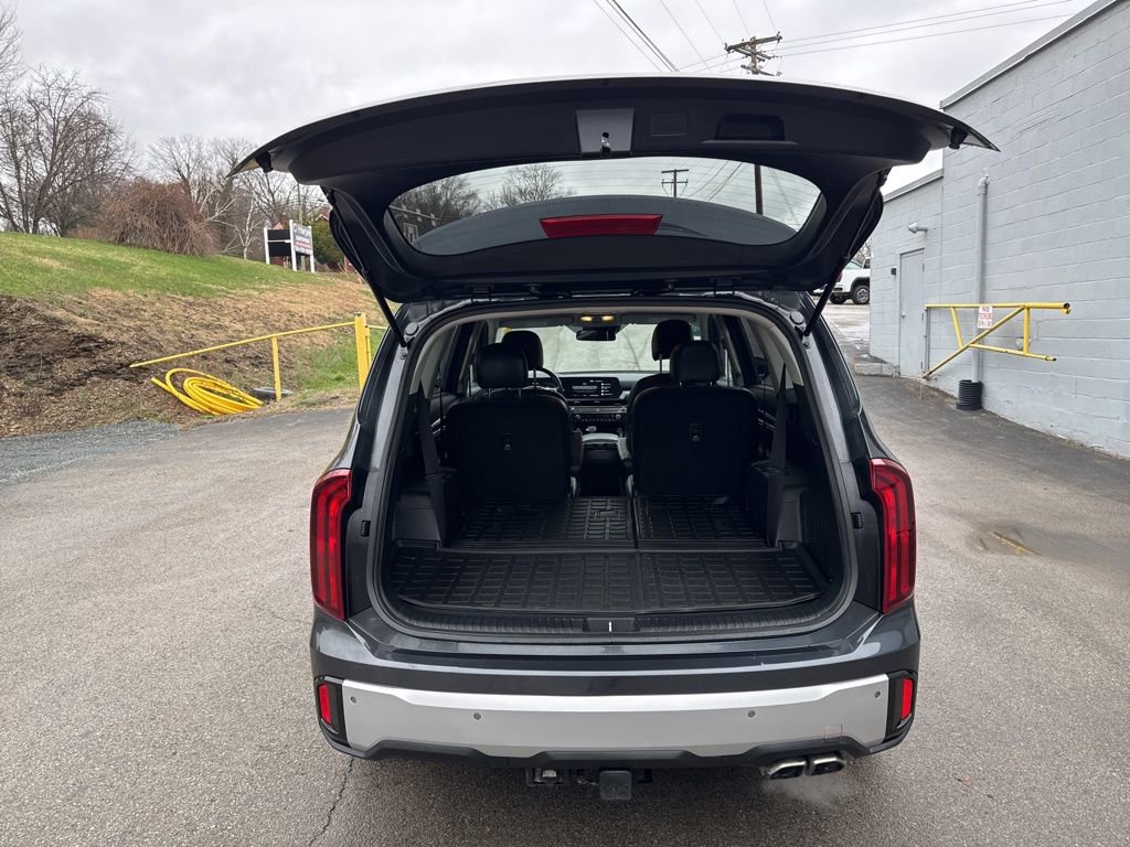 Used 2024 Kia Telluride S image 15