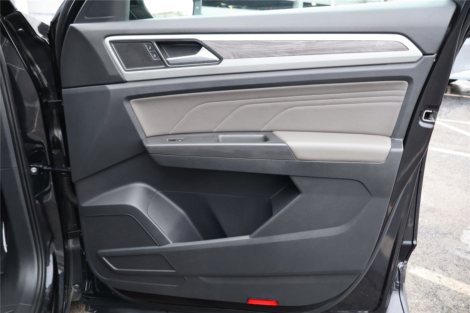 Certified 2023 Volkswagen Atlas Cross Sport SE w/ Black Wheel Package image 26