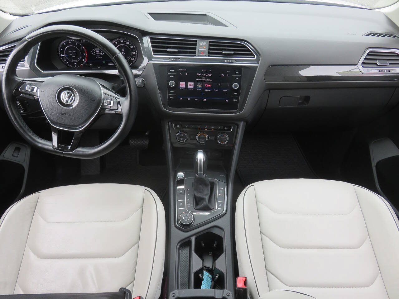 Used 2018 Volkswagen Tiguan SEL Premium AWD/4WD image 12