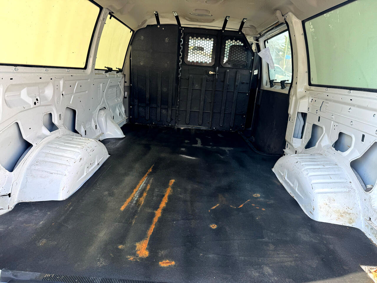 Used 2012 Ford E-250 and Econoline 250 w/ Insulation Pkg RWD image 9