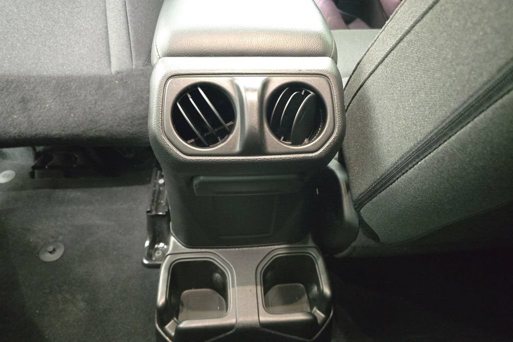 Used 2024 Jeep Wrangler Sport AWD/4WD image 25