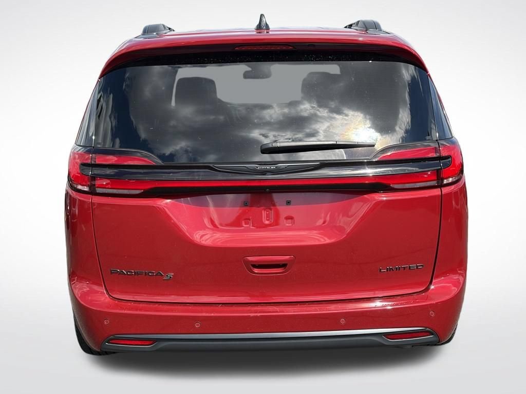 Certified 2025 Chrysler Pacifica Limited FWD image 8