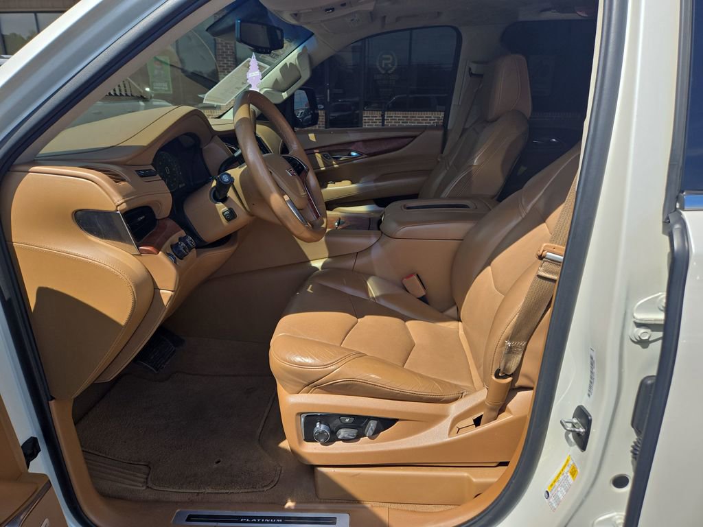 Used 2015 Cadillac Escalade Platinum AWD/4WD image 11