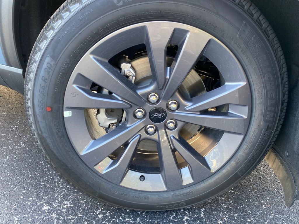 New 2026 Ford Explorer Active w/ Active Comfort Package AWD/4WD image 2