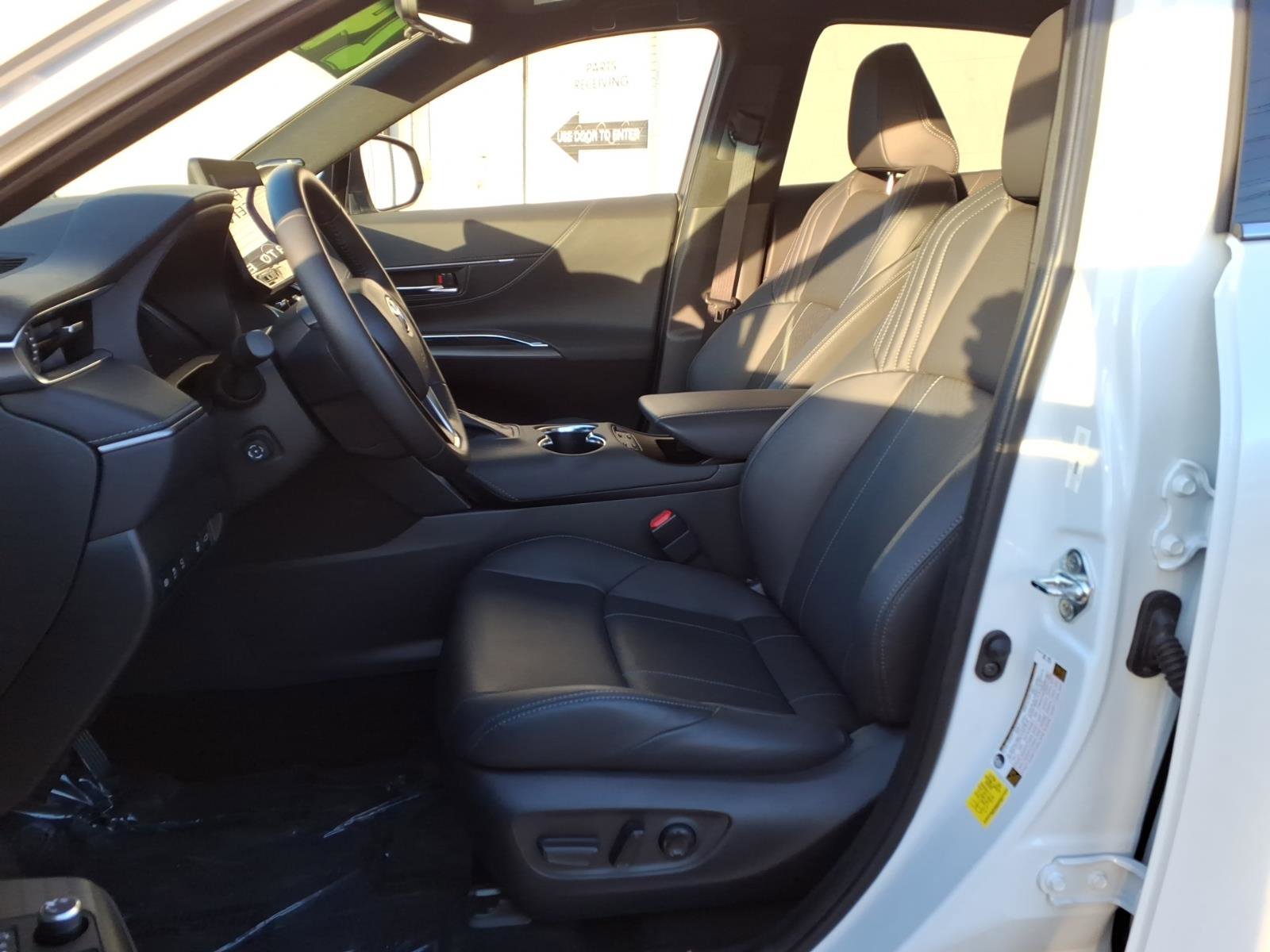 Used 2024 Toyota Venza Limited AWD/4WD image 17