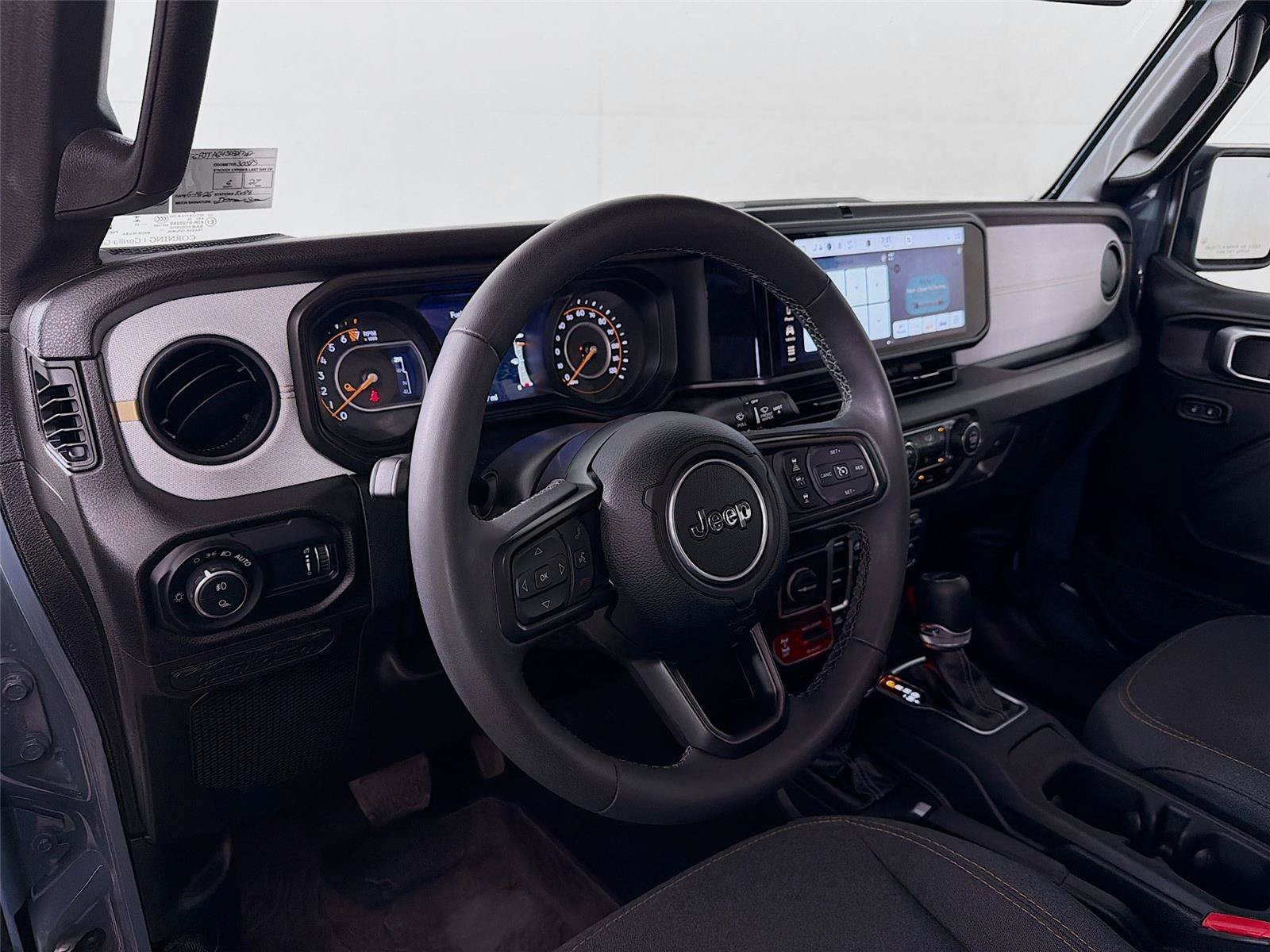 Used 2025 Jeep Gladiator Sport AWD/4WD image 16