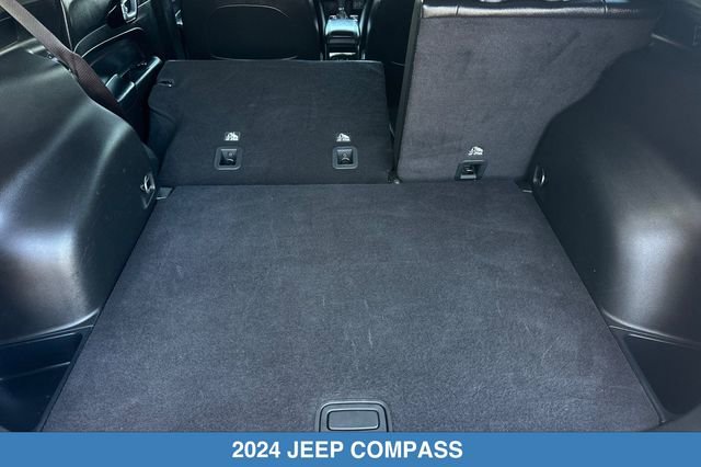Used 2024 Jeep Compass Trailhawk AWD/4WD image 17