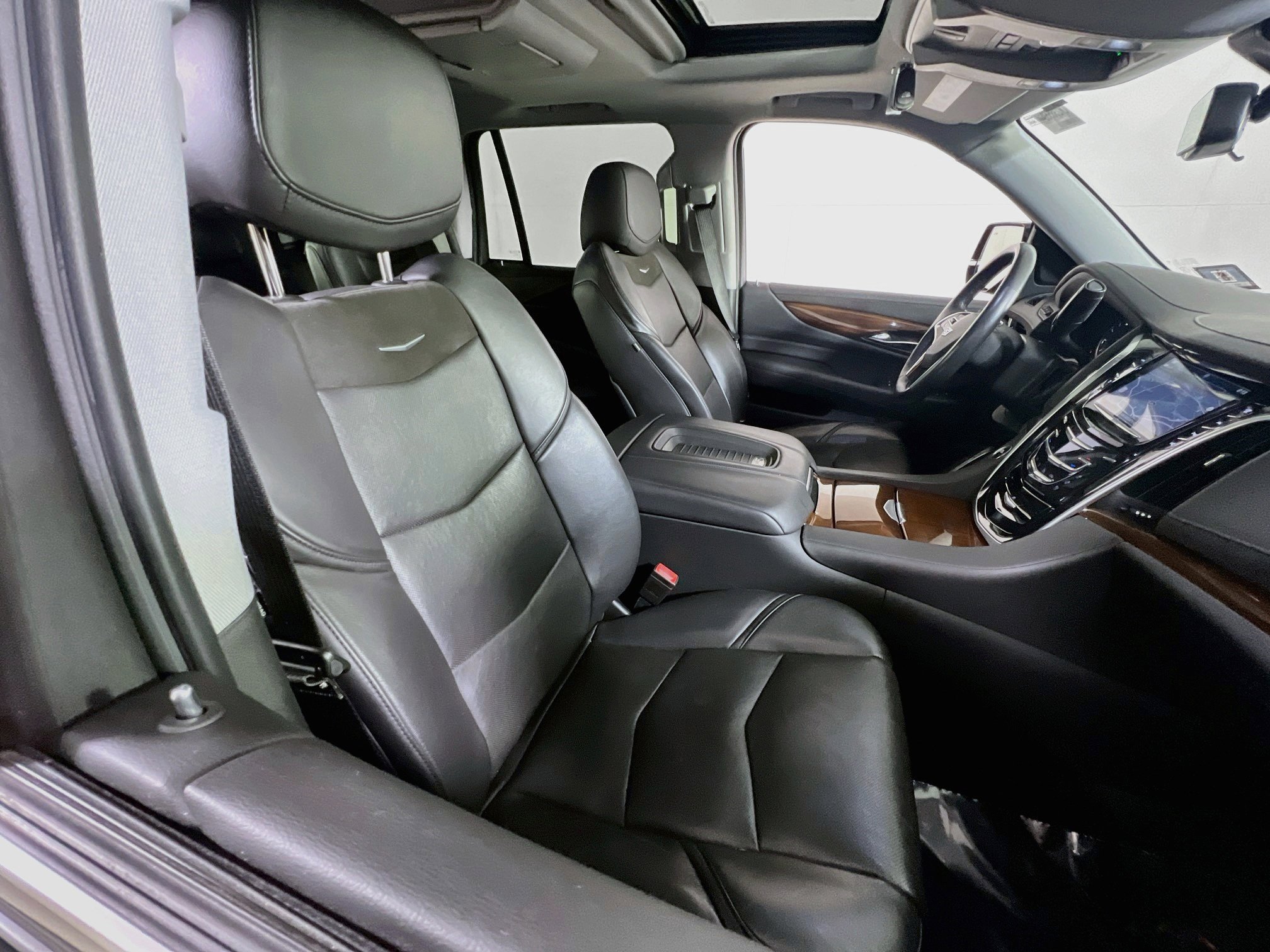 Used 2020 Cadillac Escalade Luxury AWD/4WD image 29