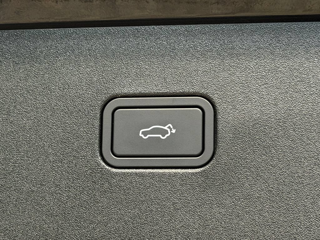 New 2026 Volvo EX30 Plus w/ Protection Package Premier AWD/4WD image 14