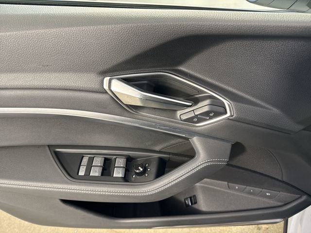 Used 2024 Audi Q8 e-tron Premium Plus image 19