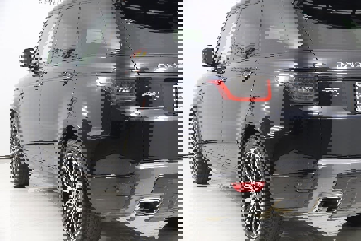 Used 2021 Land Rover Range Rover Sport HSE Silver Edition image 24