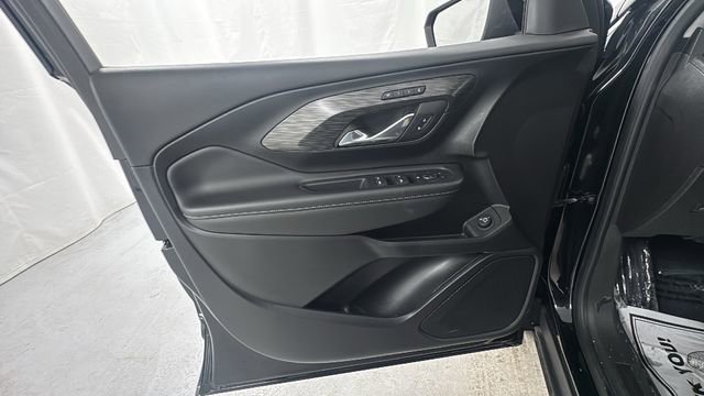 Used 2024 GMC Terrain SLT image 19
