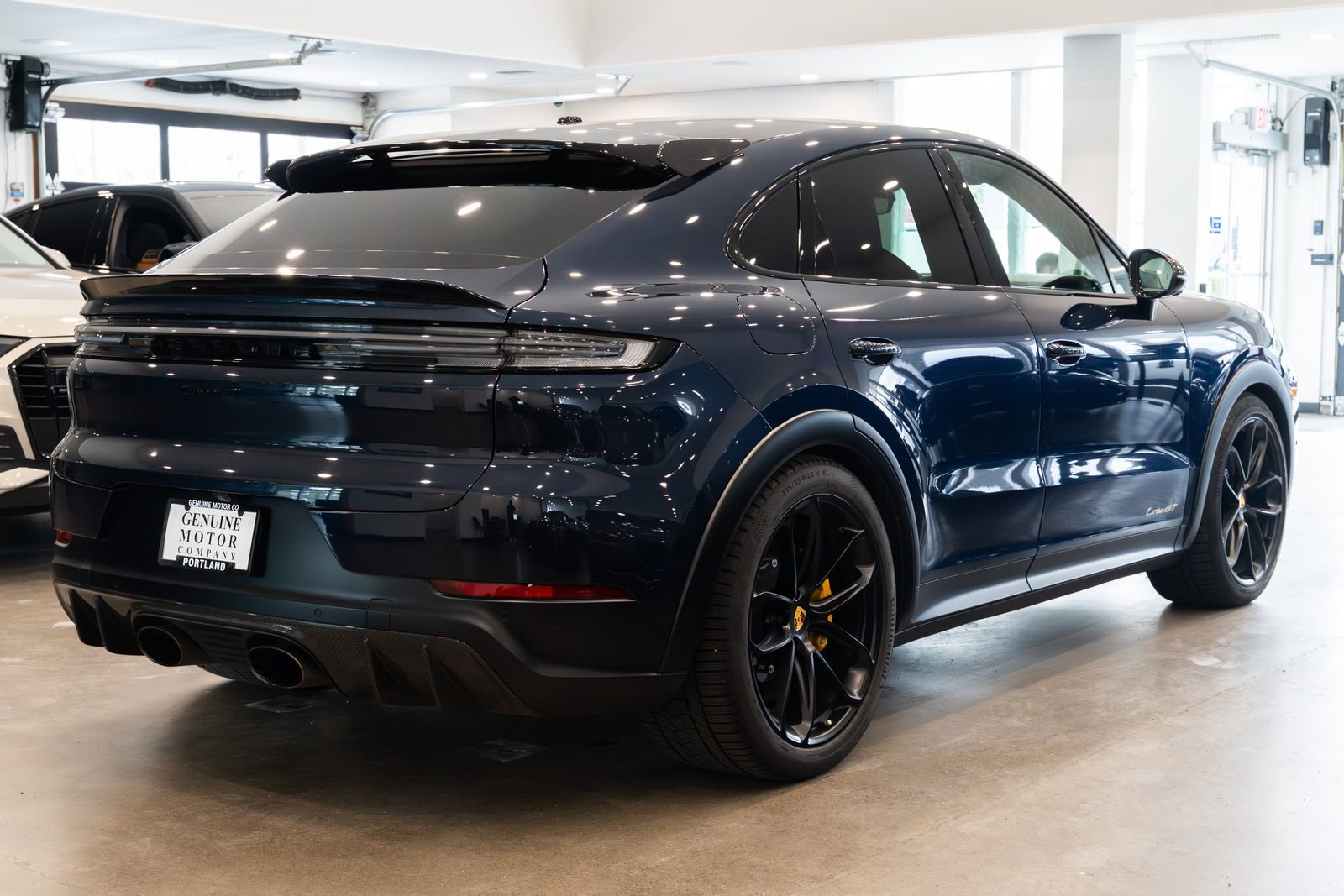 Used 2024 Porsche Cayenne Turbo GT image 4