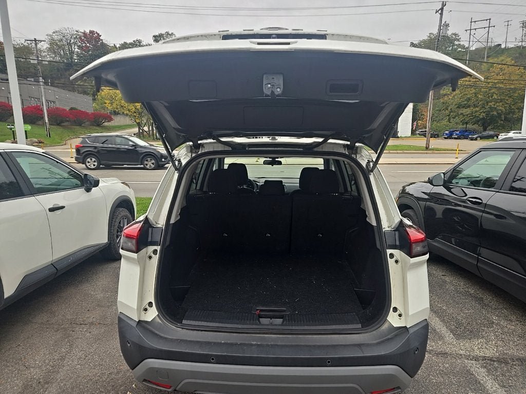 Used 2023 Nissan Rogue S AWD/4WD image 6
