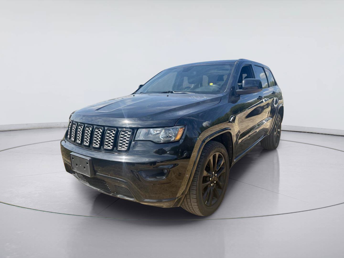 Used 2019 Jeep Grand Cherokee Altitude RWD image 7