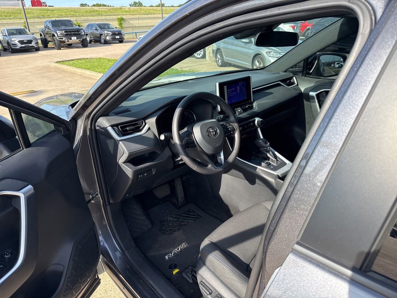 Used 2024 Toyota RAV4 SE AWD/4WD image 20