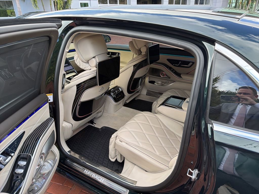 Certified 2023 Mercedes-Benz Maybach S 680 4MATIC image 3