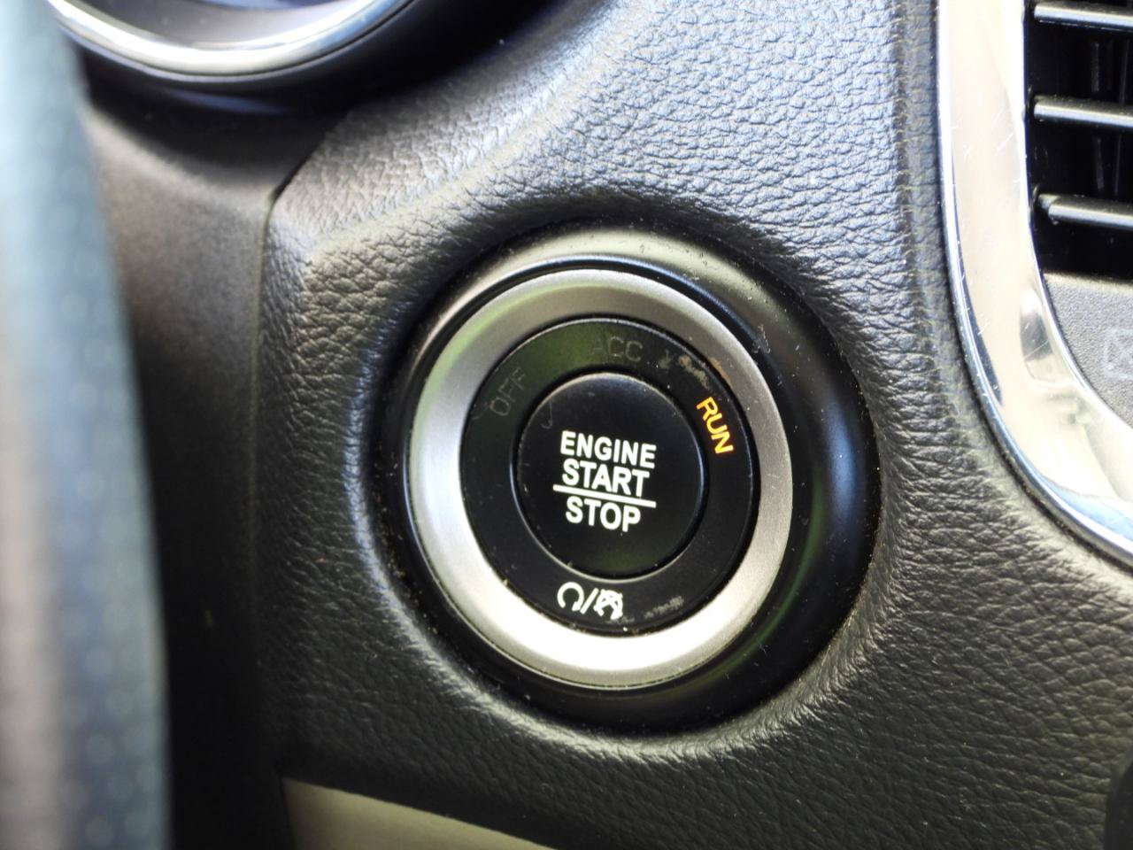 Used 2018 Dodge Durango SXT w/ 3rd Row Seating Group RWD image 55