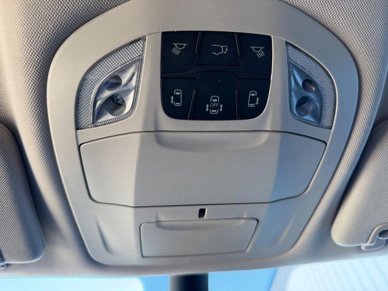 Used 2023 Chrysler Pacifica Touring-L FWD image 50