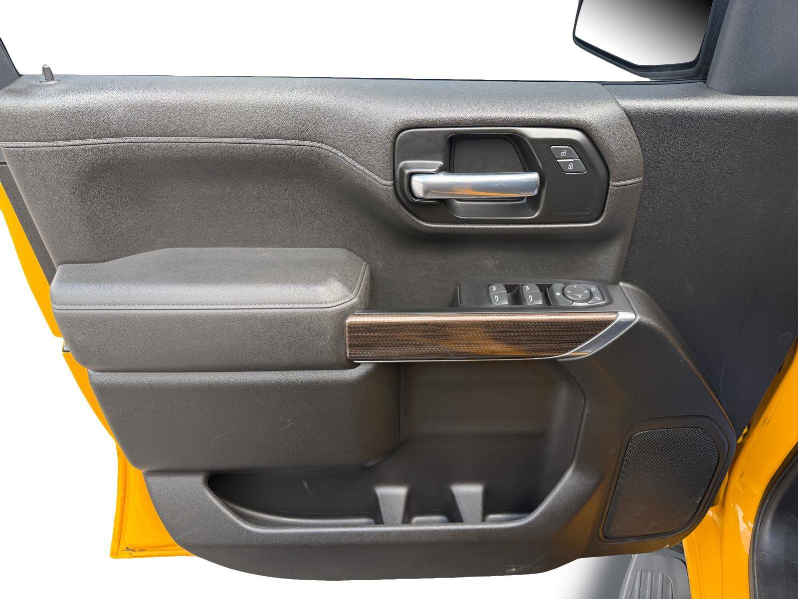 Used 2022 Chevrolet Silverado 1500 LT Trail Boss w/ LPO, Dark Essentials Package AWD/4WD image 9