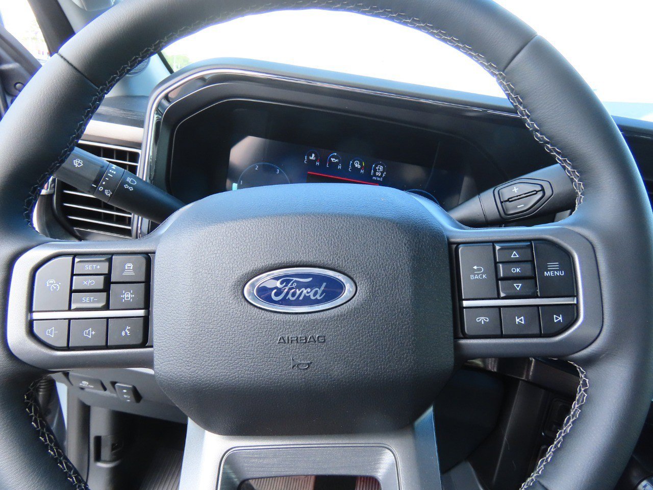 New 2026 Ford F250 Lariat w/ Black Appearance Package image 30