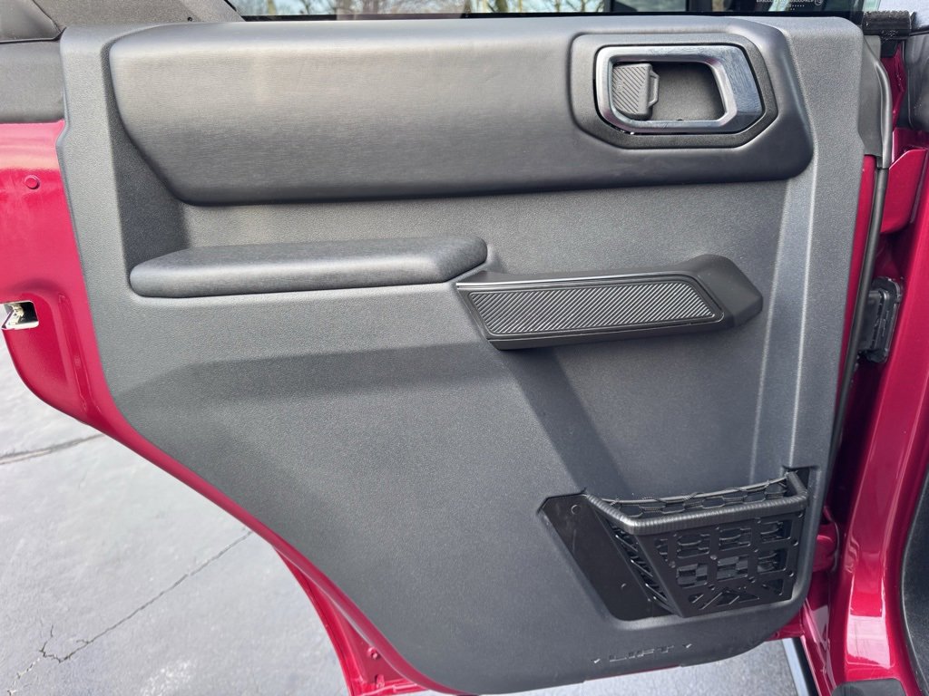 Used 2025 Ford Bronco Badlands image 30