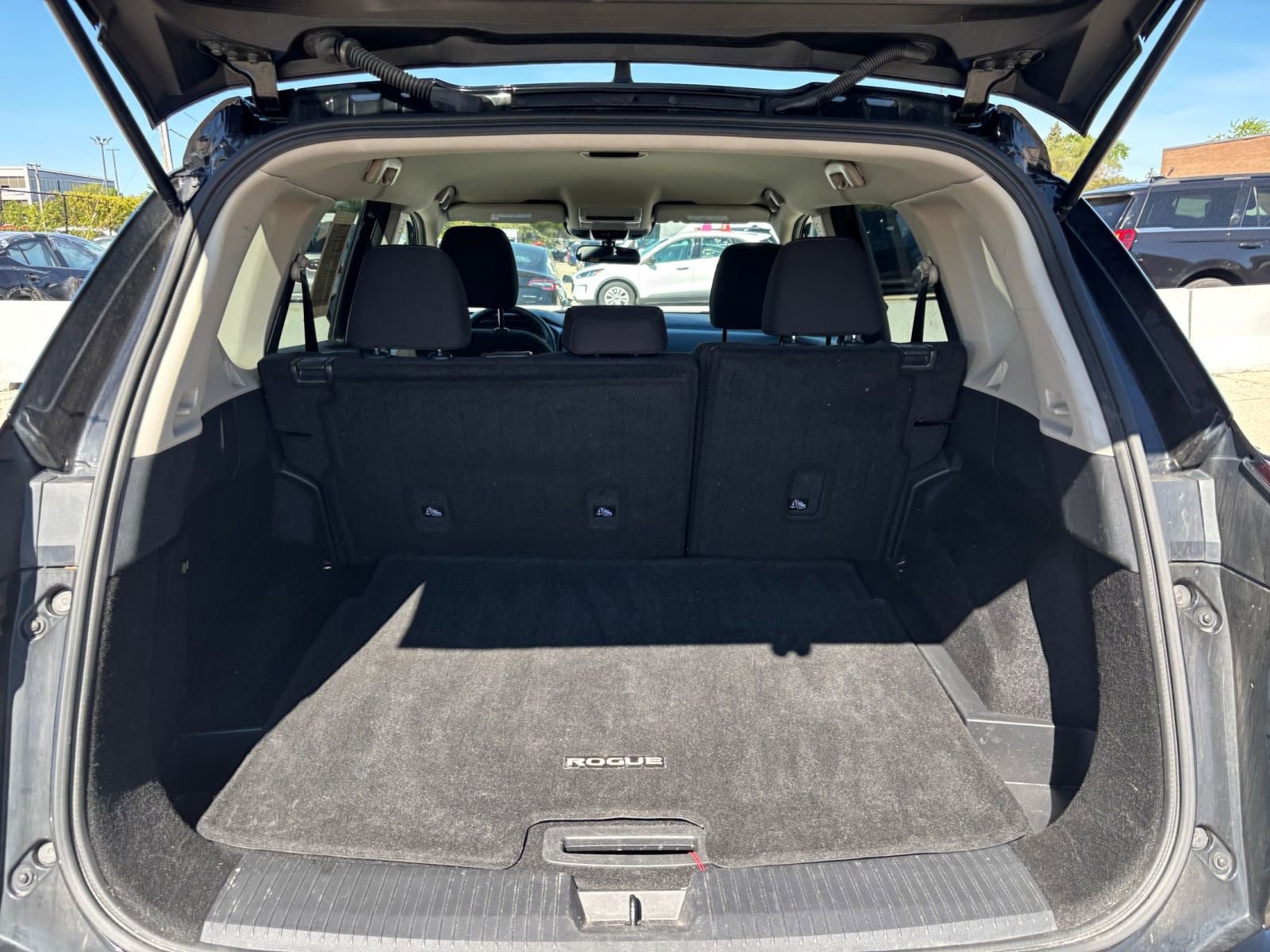 Used 2024 Nissan Rogue S AWD/4WD image 30