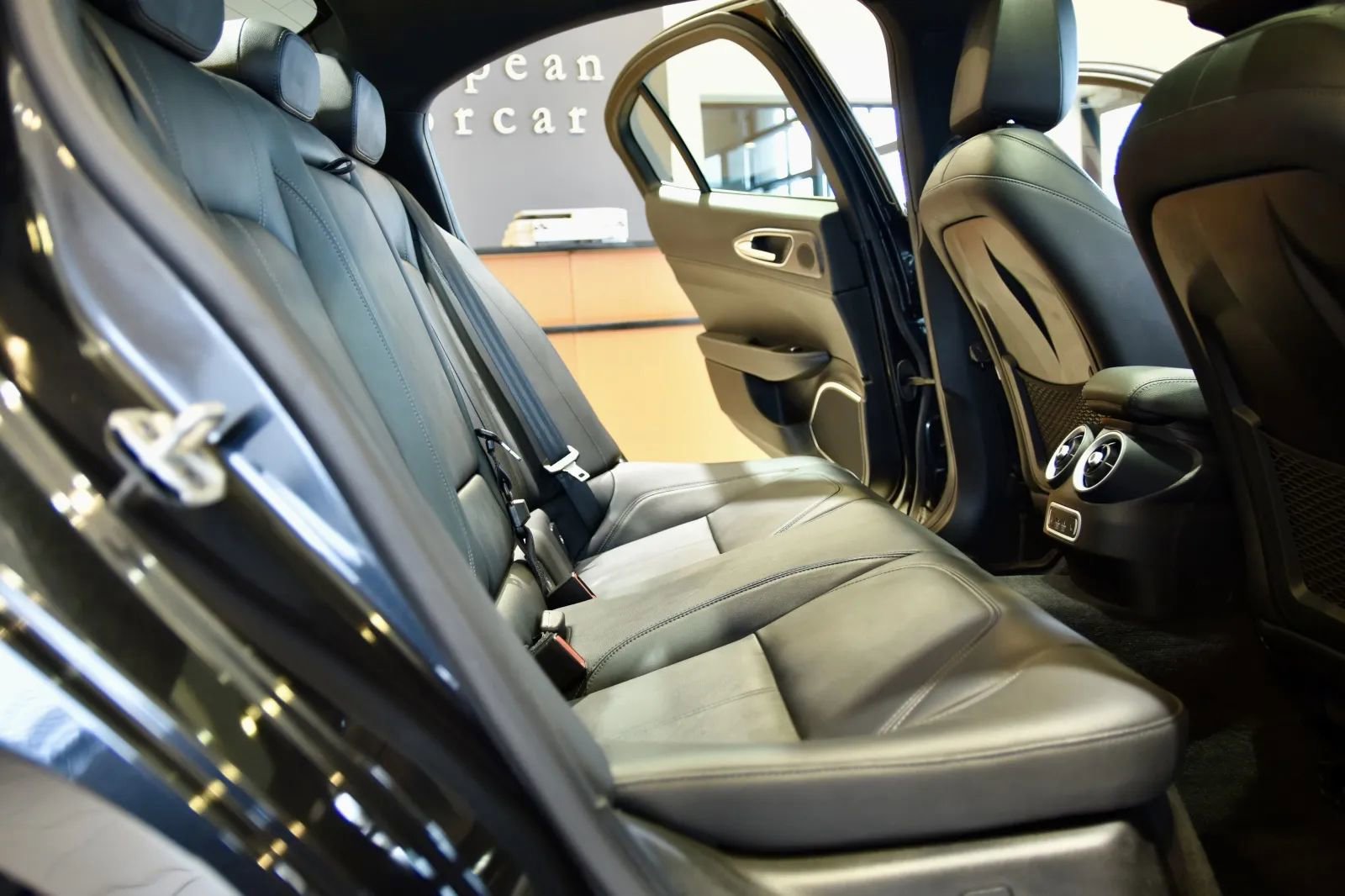 Used 2022 Alfa Romeo Giulia Ti image 21