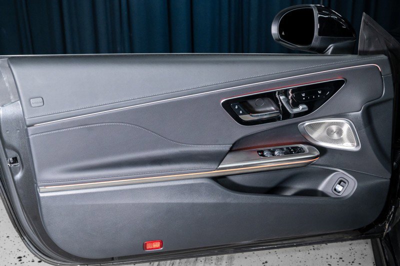 Used 2025 Mercedes-Benz CLE 300 4MATIC Cabriolet image 17