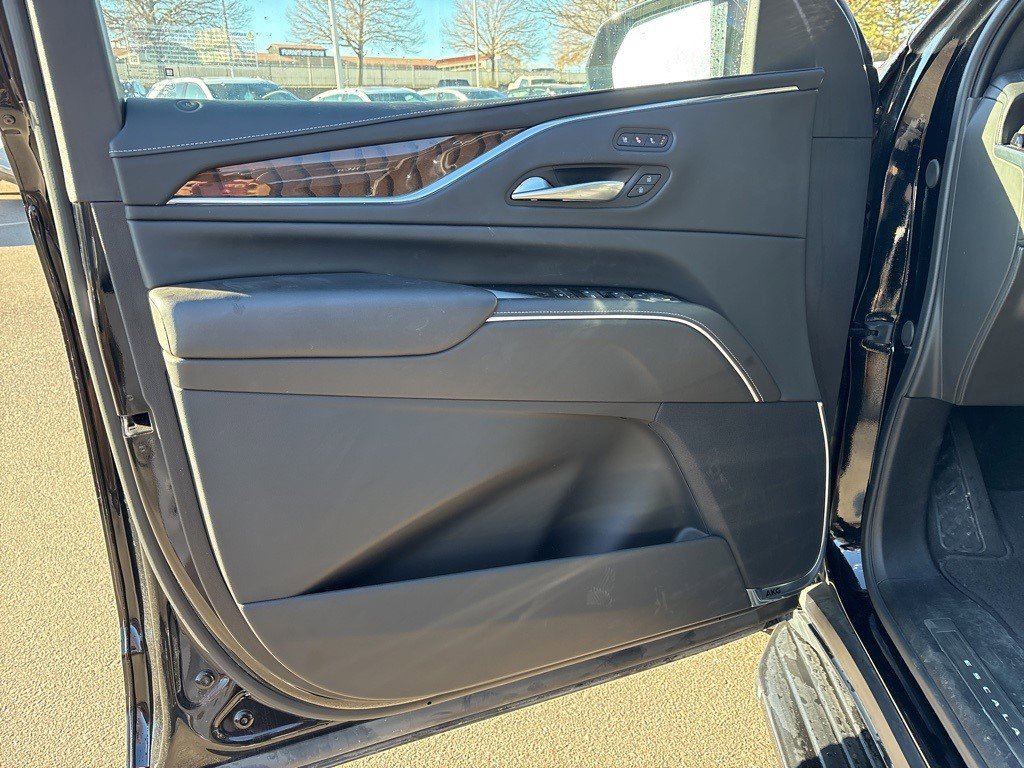 Certified 2023 Cadillac Escalade Premium Luxury Platinum image 6