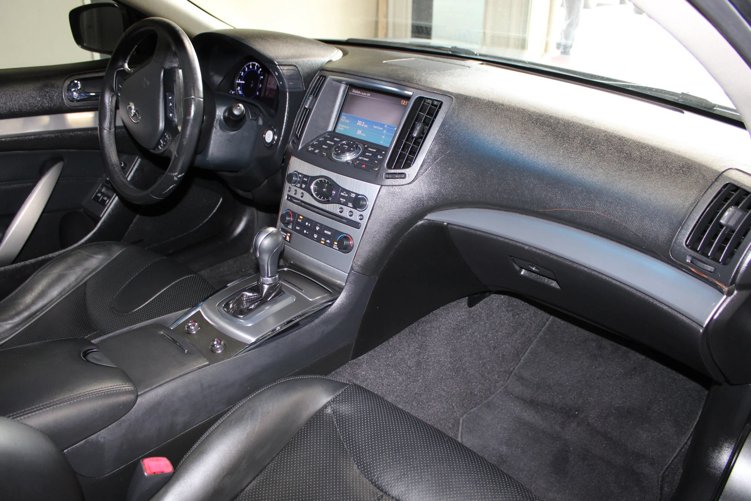 Used 2011 INFINITI G37 Journey w/ Premium Pkg RWD image 30