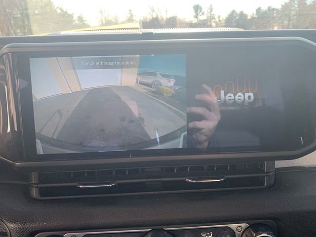 Used 2024 Jeep Wrangler Unlimited w/ Convenience Group image 25