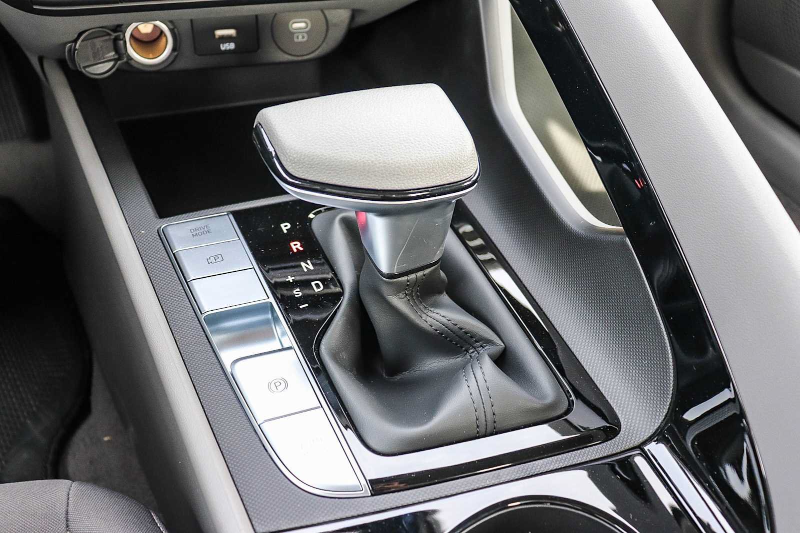 New 2026 Hyundai Elantra Hybrid FWD image 29